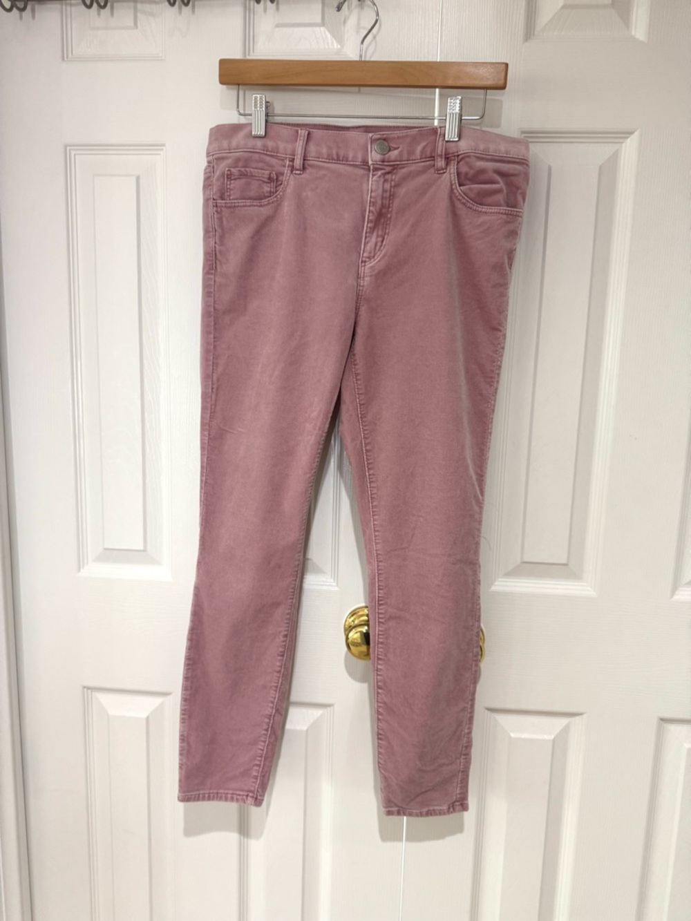 8/29 LOFT Skinny Corduroy Jeans in Mauve Pink cropped